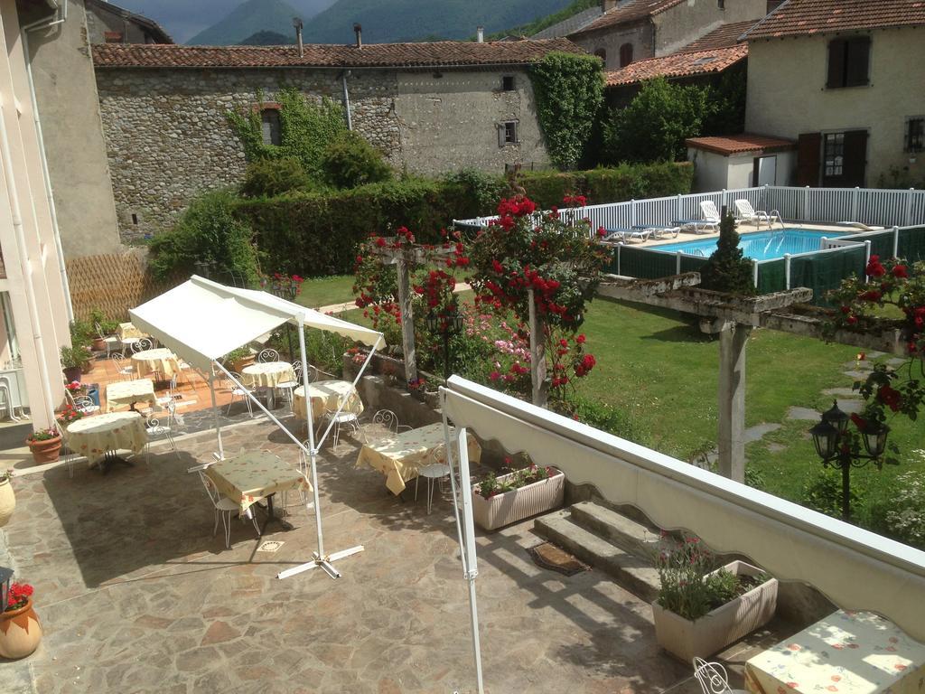 Hostellerie De La Poste Oust Exterior photo