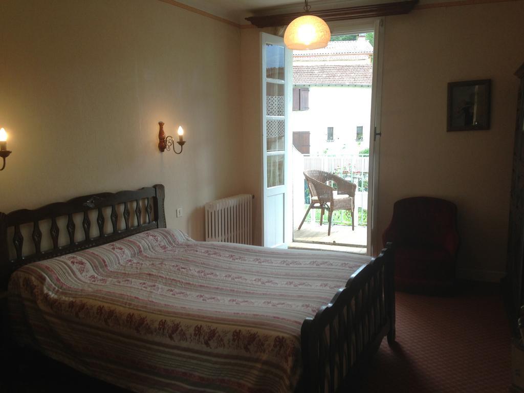 Hostellerie De La Poste Oust Room photo