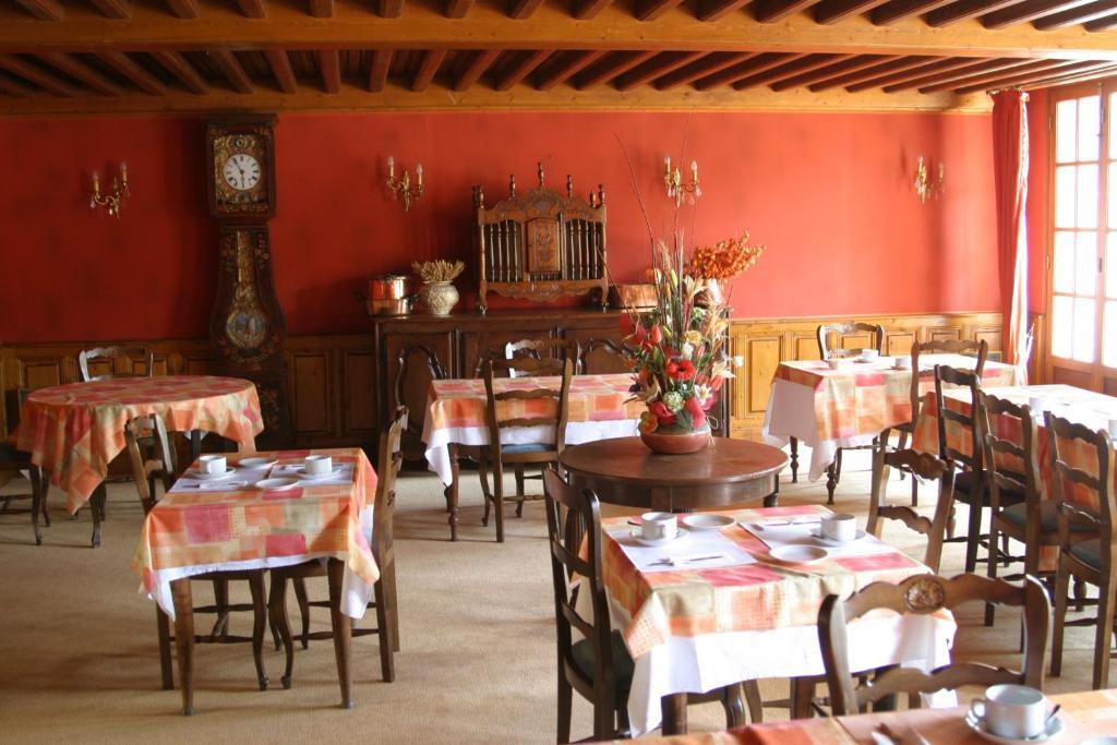 Hostellerie De La Poste Oust Room photo